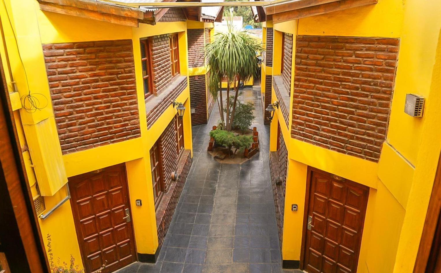 Apart Hotel Libertador El Calafate Exterior foto