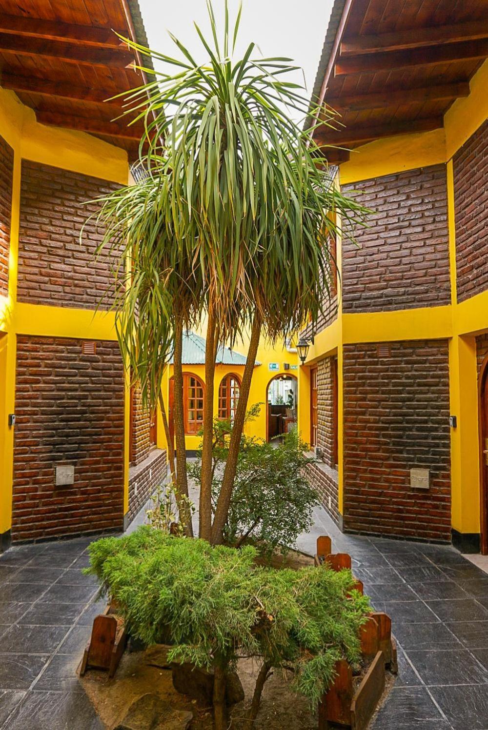 Apart Hotel Libertador El Calafate Exterior foto